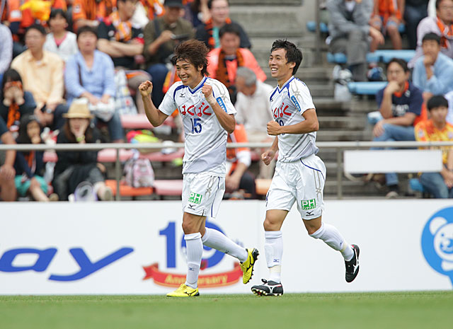 【明治安田Ｊ１ １ｓｔ 第16節 清水vs甲府】今季3点目となる追加点を決めた伊東（甲府）（3/5）