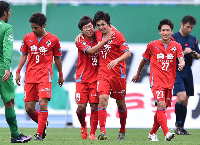 【明治安田Ｊ２ 第19節 東京Ⅴvs熊本】2試合ぶり今季7点目を決めた齊藤（熊本）（2/3）