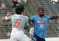 【明治安田Ｊ２ 第19節 讃岐vs長崎】惜しいシュートを放つなど、長崎ゴールを脅かしたアンドレア（讃岐）（2/3）