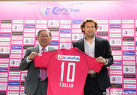 【フォルランの1年半の軌跡】大きな注目を集めた加入会見。2014年2月12日（1/13）