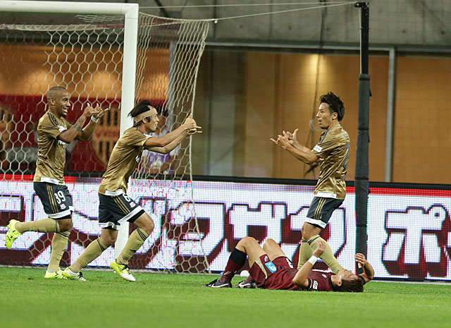 【明治安田Ｊ１ １ｓｔ 第17節 神戸vs横浜FM】クロスを頭で合わせ同点ゴールを叩き込んだ藤本（横浜FM）（3/5）