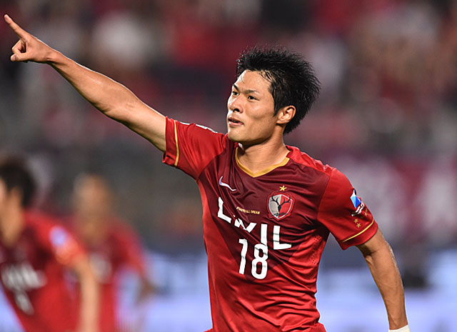 【明治安田Ｊ１ １ｓｔ 第17節 鹿島vs川崎Ｆ】クロスに飛び込み、1点差に詰め寄るゴールを挙げた赤崎（鹿島）（5/5）