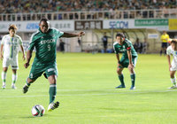 【明治安田Ｊ１ １ｓｔ 第17節 松本vs湘南】53分のオビナ（松本）のPKから激しい点の取り合いが始まった（1/5）