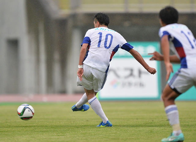 【明治安田Ｊ３ 第18節 福島vsJ-22】土壇場でPKによる同点ゴールを挙げた鈴木（J-22）（2/2）