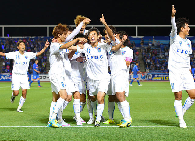 【明治安田Ｊ２ 第20節 水戸vs横浜FC】劇的な決勝点に歓喜の輪を作る横浜FCイレブン（3/3）