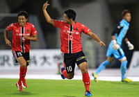 【明治安田Ｊ２ 第20節 金沢vs京都】3分に幸先よく先制点を決めた佐藤（金沢）（1/3）