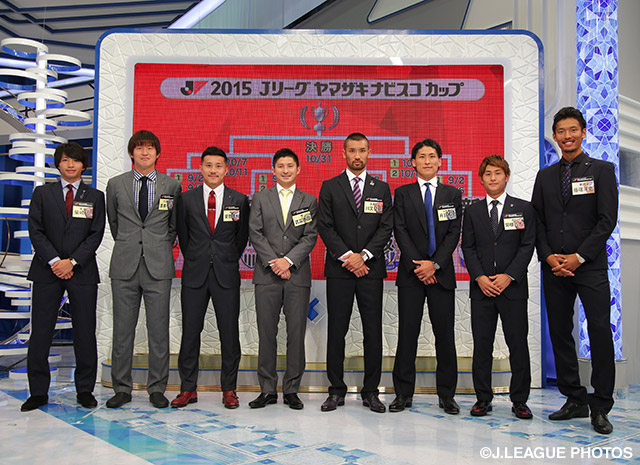 【決勝Ｔオープンドロー：ヤマザキナビスコカップ】決勝Ｔの組み合わせを前に笑顔を浮かべる各クラブの選手（6/12）