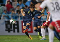 【明治安田Ｊ２ 第21節 横浜FCvs札幌】積極的にミドルシュートを放った佐藤（横浜FC）（2/3）