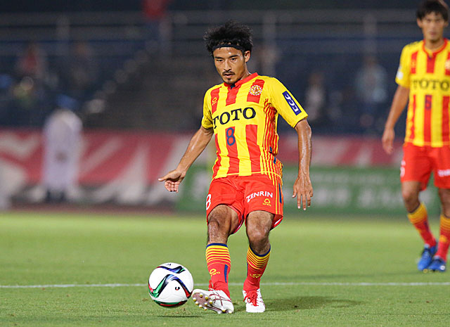 【明治安田Ｊ２ 第21節 北九州vs金沢】前線へ効果的なパスを供給した八角（北九州）（3/3）