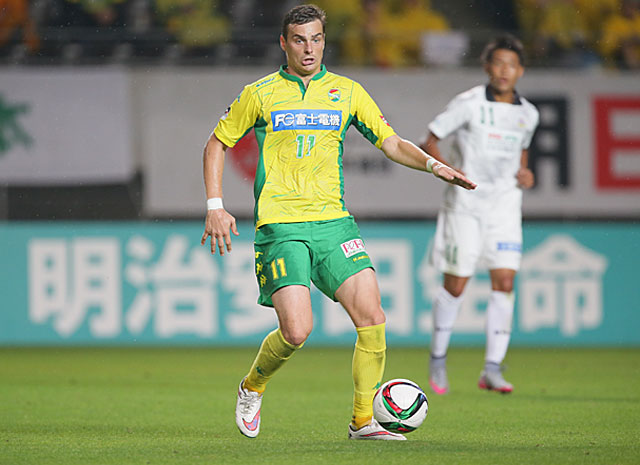 【明治安田Ｊ２ 第21節 千葉vs岐阜】チームトップ8点目となるダメ押し弾を決めたネイツ ペチュニク（千葉）（3/3）