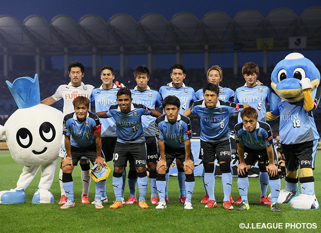 【川崎Ｆvsドルトムント】集合写真を撮る川崎Ｆの先発メンバー