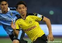 【川崎Ｆvsドルトムント】数多く集まった日本のファン・サポーターを前に躍動する香川(ドルトムント)