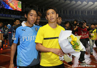 【川崎Ｆvsドルトムント】日本代表で共にプレーした経験がある中村（川崎Ｆ）と香川（ドルトムント）