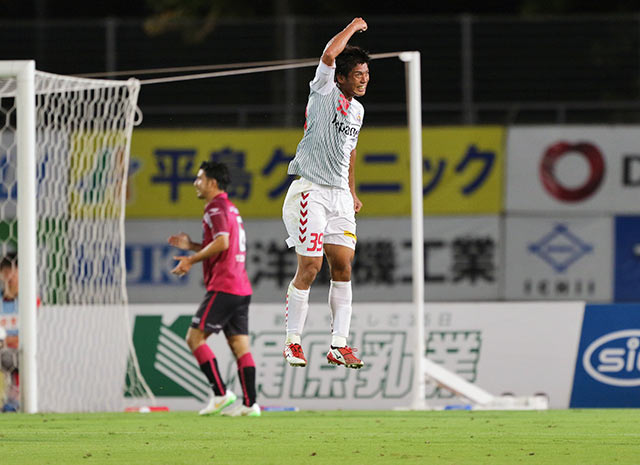 【明治安田Ｊ２ 第22節 岡山vs長崎】今季初得点が殊勲の同点ゴールとなった高橋（長崎）（2/3）