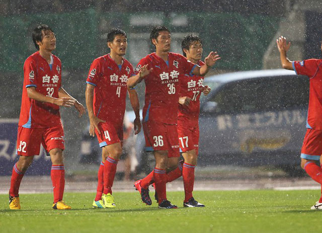 【明治安田Ｊ２ 第22節 群馬vs熊本】9試合ぶりの今季2点目を決めた巻（熊本）（2/3）