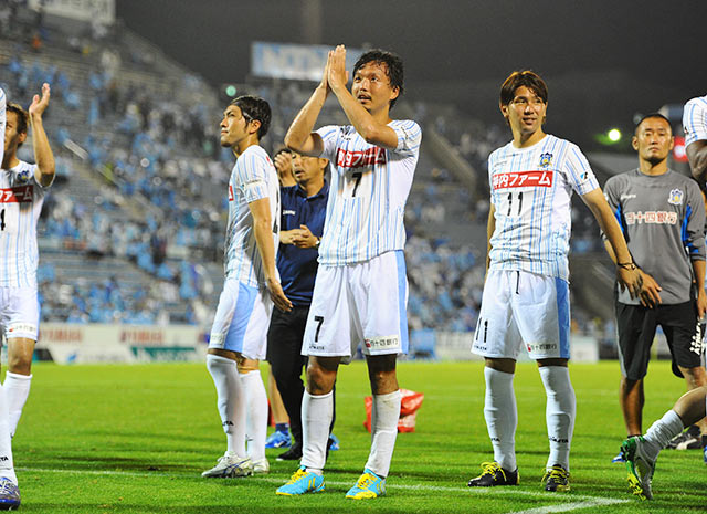 【明治安田Ｊ２ 第22節 磐田vs讃岐】土壇場で執念の同点ゴールを決めた永田（讃岐 #7）（2/3）