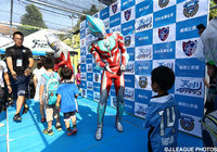 【明治安田Ｊ１ ２ｎｄ 第1節 川崎ＦvsFC東京】フロンパークに『ウルトラマンギンガ』が登場！（1/18）