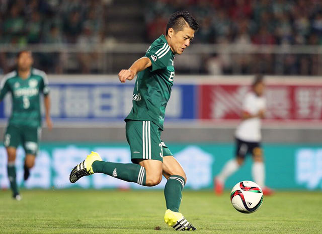 【明治安田Ｊ１ ２ｎｄ 第1節 松本vs浦和】試合終盤に惜しいシュートを放った田中（松本）（14/15）