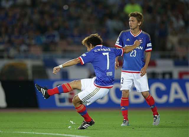 【明治安田Ｊ１ ２ｎｄ 第1節 横浜FMvs山形】ポスト直撃の直接FKを放った兵藤（横浜FM）（5/6）