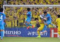 【明治安田Ｊ１ ２ｎｄ 第1節 柏vs鳥栖】CKから強烈なヘディングシュートで先制点を押し込んだ金（鳥栖）（3/7）