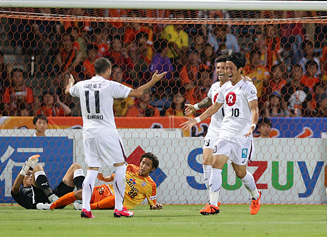 【明治安田Ｊ１ ２ｎｄ 第1節 清水vs神戸】先制点を決め、大量得点の口火を切った森岡（神戸 #10）（2/6）