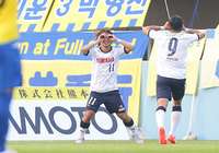 【明治安田Ｊ２ 第23節 栃木vs磐田】Ｊリーグ通算150試合出場を自ら祝うゴールを決めた松浦（磐田）（1/3）