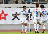 【明治安田Ｊ２ 第23節 岐阜vs横浜FC】豪快な決勝ゴールを決めた小池（横浜FC）（1/3）