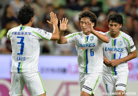 【明治安田Ｊ１ ２ｎｄ 第2節 神戸vs湘南】同点ゴールを決めた永木　亮太（湘南）（4/7）