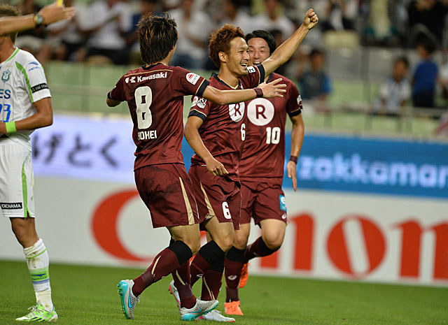 【明治安田Ｊ１ ２ｎｄ 第2節 神戸vs湘南】豪快なシュートで先制点を決めた高橋　峻希（神戸）（3/7）