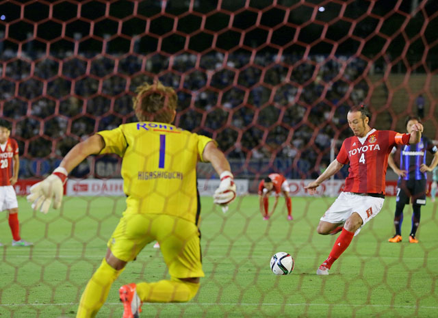 【明治安田Ｊ１ ２ｎｄ 第2節 名古屋vsＧ大阪】同点となるPKを決めた田中　マルクス闘莉王（名古屋）（4/5）