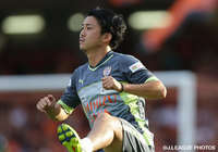 【明治安田Ｊ１ ２ｎｄ 第3節 清水vs名古屋】キックオフへ向けて入念にウォーミングアップを行っている大前　元紀（清水）（4/11）