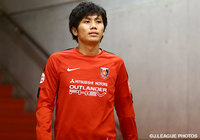 【明治安田Ｊ１ ２ｎｄ 第3節 浦和vs広島】キックオフ前にリラックスした表情を見せる柏木　陽介（浦和）（8/22）