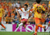 【明治安田Ｊ１ ２ｎｄ 第3節 清水vs名古屋】パスを出す磯村　亮太（名古屋）（7/11）