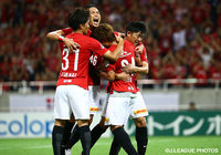 【明治安田Ｊ１ ２ｎｄ 第3節 浦和vs広島】関根　貴大（浦和）のゴールに喜び合う浦和の選手たち（17/22）