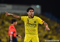 【明治安田Ｊ１ ２ｎｄ 第3節 柏vs川崎Ｆ】柏の選手たちへ指示を送る工藤　壮人（柏）（8/9）