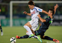 【明治安田Ｊ１ ２ｎｄ 第3節 湘南vs甲府】鋭い突破を見せた阿部（甲府）（２／６）