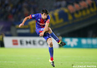 【明治安田Ｊ１ ２ｎｄ 第3節 FC東京vs山形】ミドルシュートを放つ米本　拓司（FC東京 ）（5/5）