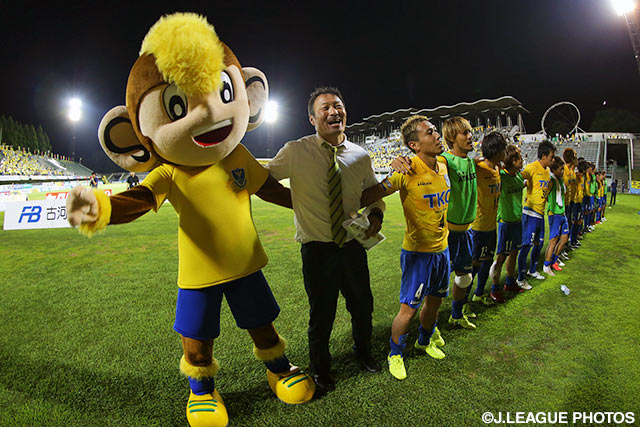 【明治安田Ｊ２ 第25節 栃木vs讃岐】倉田　安治新監督の初陣を劇的勝利で飾った栃木（4/4）