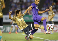 【明治安田Ｊ１ ２ｎｄ 第4節 広島vs横浜FM】兵藤　慎剛（横浜FM）がつま先でボールをとらえる（10/16）