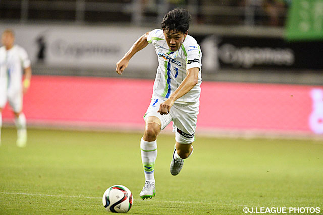 【明治安田Ｊ１ ２ｎｄ 第4節 鳥栖vs湘南】途中出場で豪快なシュートを放った遠藤　航（湘南）（5/6）