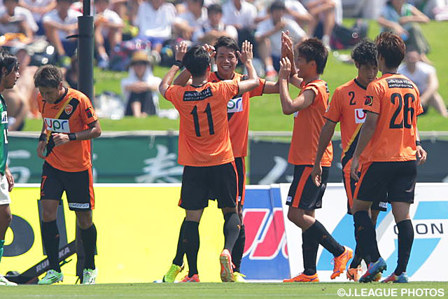 【明治安田Ｊ３ 第22節 相模原vs山口】2ゴールで勝利に導いた岸田　和人（山口）（2/2）