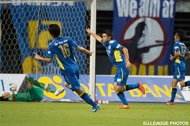 【明治安田Ｊ２ 第26節 大分vs群馬】貴重な追加点を決めた為田　大貴（大分）（3/4）