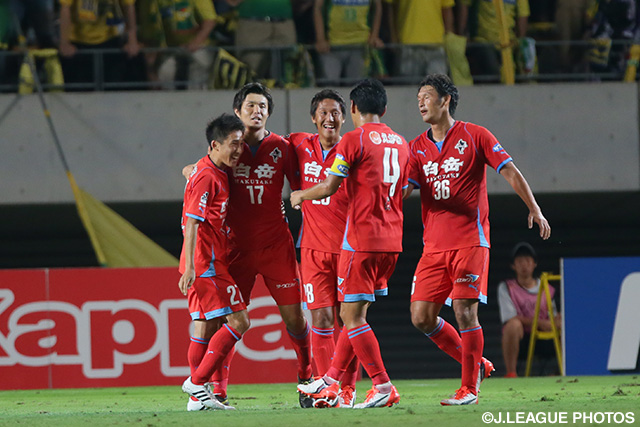 【明治安田Ｊ２ 第26節 千葉vs熊本】先制点を含む2ゴールを決めた齊藤　和樹（#17 熊本）（2/4）