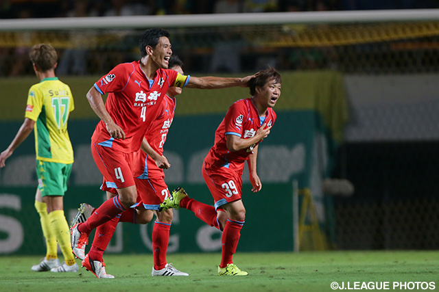 【明治安田Ｊ２ 第26節 千葉vs熊本】試合を決定づける3点目のゴールを決めた嶋田　慎太郎（熊本）（3/4）