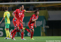 【明治安田Ｊ２ 第26節 千葉vs熊本】試合を決定づける3点目のゴールを決めた嶋田　慎太郎（熊本）（3/4）