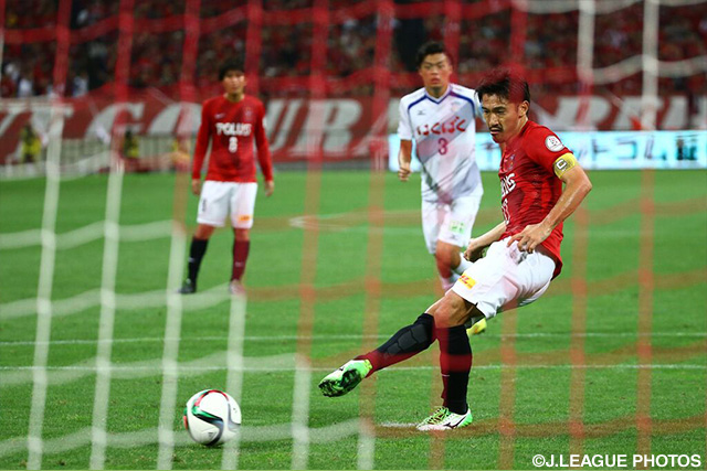 【明治安田Ｊ１ ２ｎｄ 第5節 浦和vs甲府】落ち着いて先制のPKを決めた阿部　勇樹（浦和）（13/16）