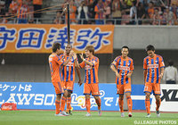 【明治安田Ｊ１ ２ｎｄ 第5節 新潟vsＧ大阪】オウンゴールを誘発する突破を見せた山崎　亮平（新潟）（2/6）