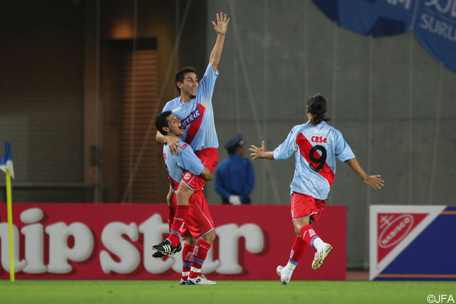 【スルガ銀行チャンピオンシップ2008 Ｇ大阪vsアルセナル】先制点を挙げ、喜ぶキャプテンのカルロス・ダミアン・カステグリオネ（5/10）