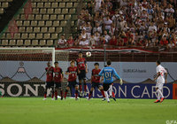 【スルガ銀行チャンピオンシップ2013 鹿島vsサンパウロFC】GKながらフリーキックの名手、ロジェリオ セニがゴールを狙う（5/9）