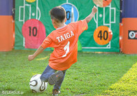 【明治安田Ｊ２ 第27節 愛媛vsＣ大阪】夏休み中のお子さんが大勢集まっており、キッズコーナーは大きく賑わいを見せている（1/4）